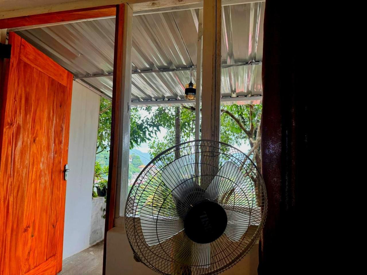Fly Infinity - Home Stay Kandy Exterior foto